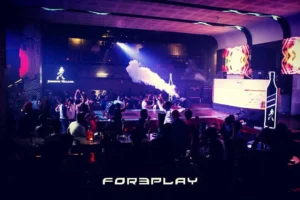 7-tempat-dugem-paling-hits-di-surabaya-untuk-weekend96-2