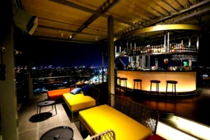 7-tempat-dugem-paling-hits-di-surabaya-untuk-weekend96-2