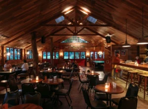 rekomendasi-10-bar-paling-happening-di-jakarta