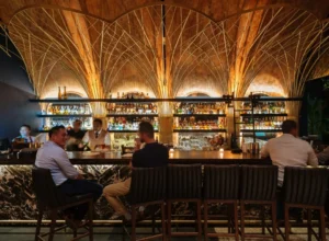 rekomendasi-10-bar-paling-happening-di-jakarta