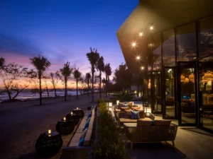 5-beach-club-paling-estetik-dan-santai-di-lombok