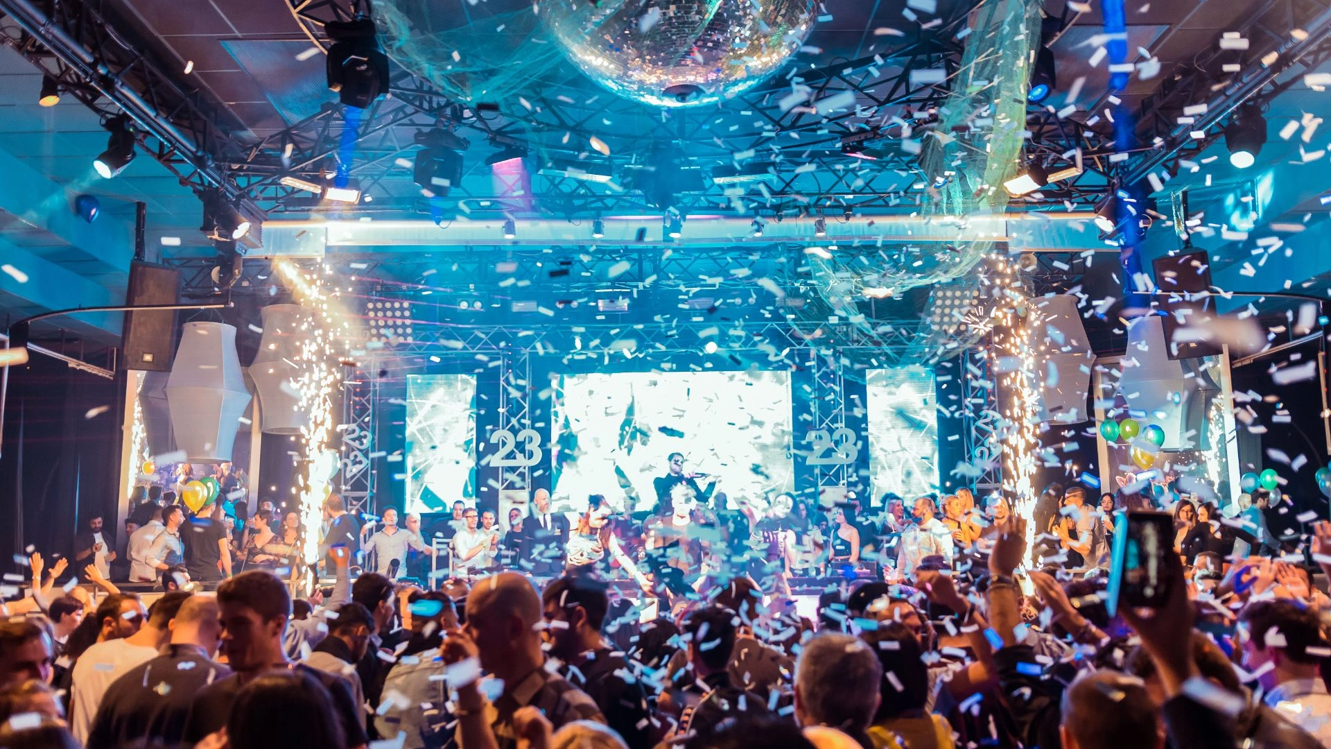 paling-hits-7-rekomendasi-nightlife-seru-di-kota-cirebon