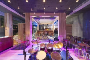 kehidupan-malam-di-swiss-pesta-industri-hingga-lounge-elegan