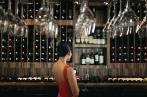 5-wine-bar-terkenal-di-jakarta-untuk-hangout-elegan